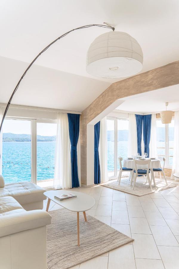 Seafront Apartments ティヴァト エクステリア 写真