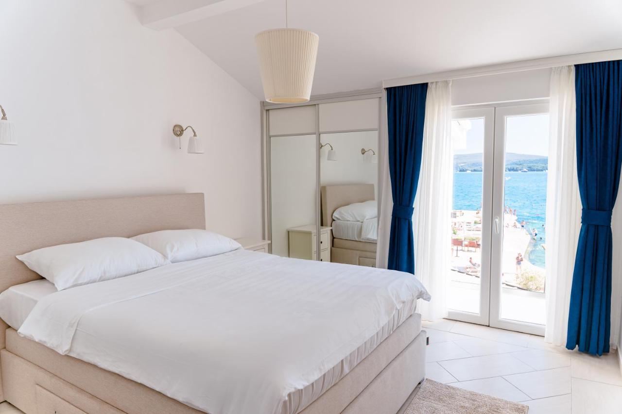 Seafront Apartments ティヴァト エクステリア 写真