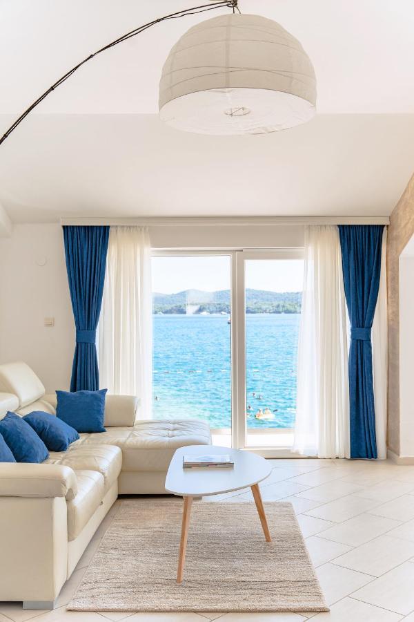 Seafront Apartments ティヴァト エクステリア 写真